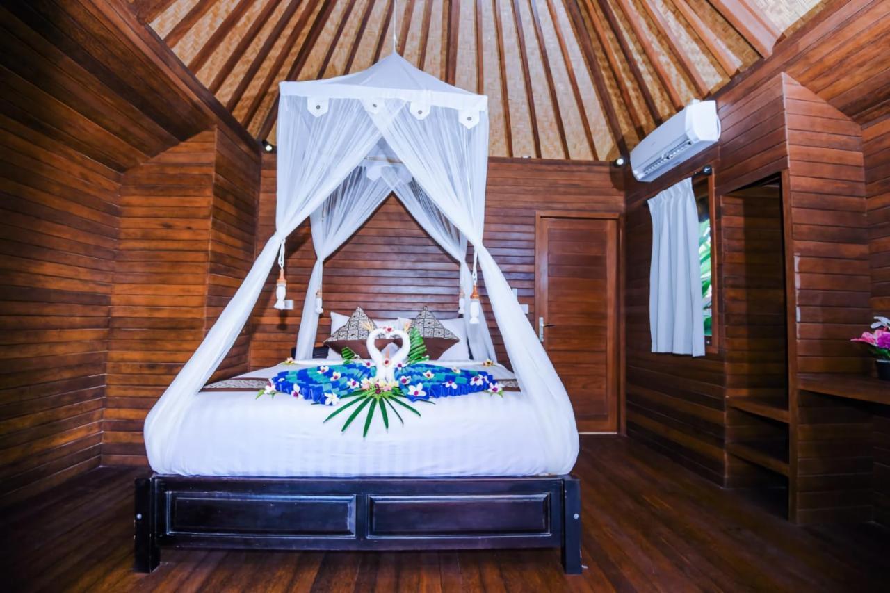 Karang Mas Lembongan Hotel Exterior photo