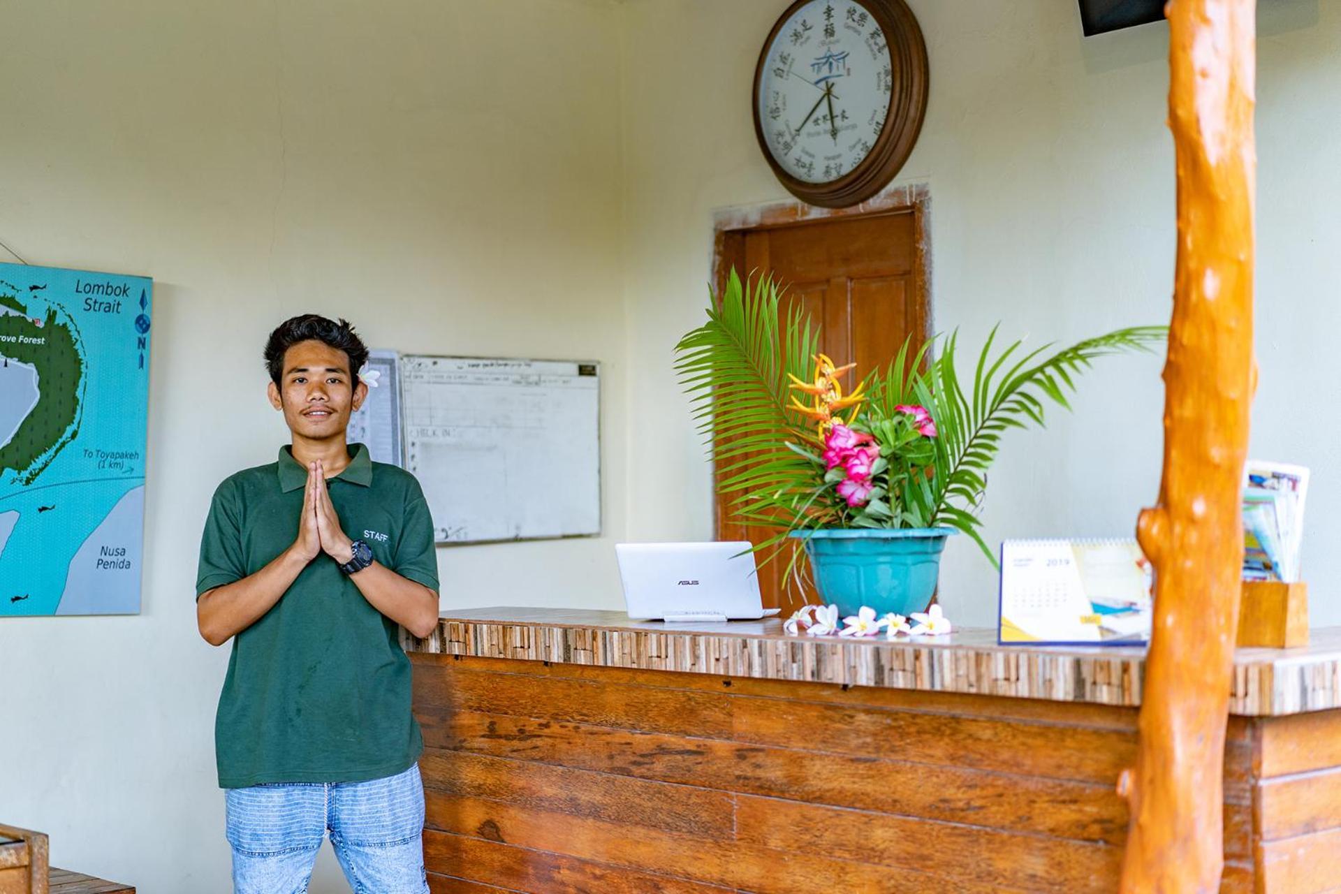 Karang Mas Lembongan Hotel Exterior photo