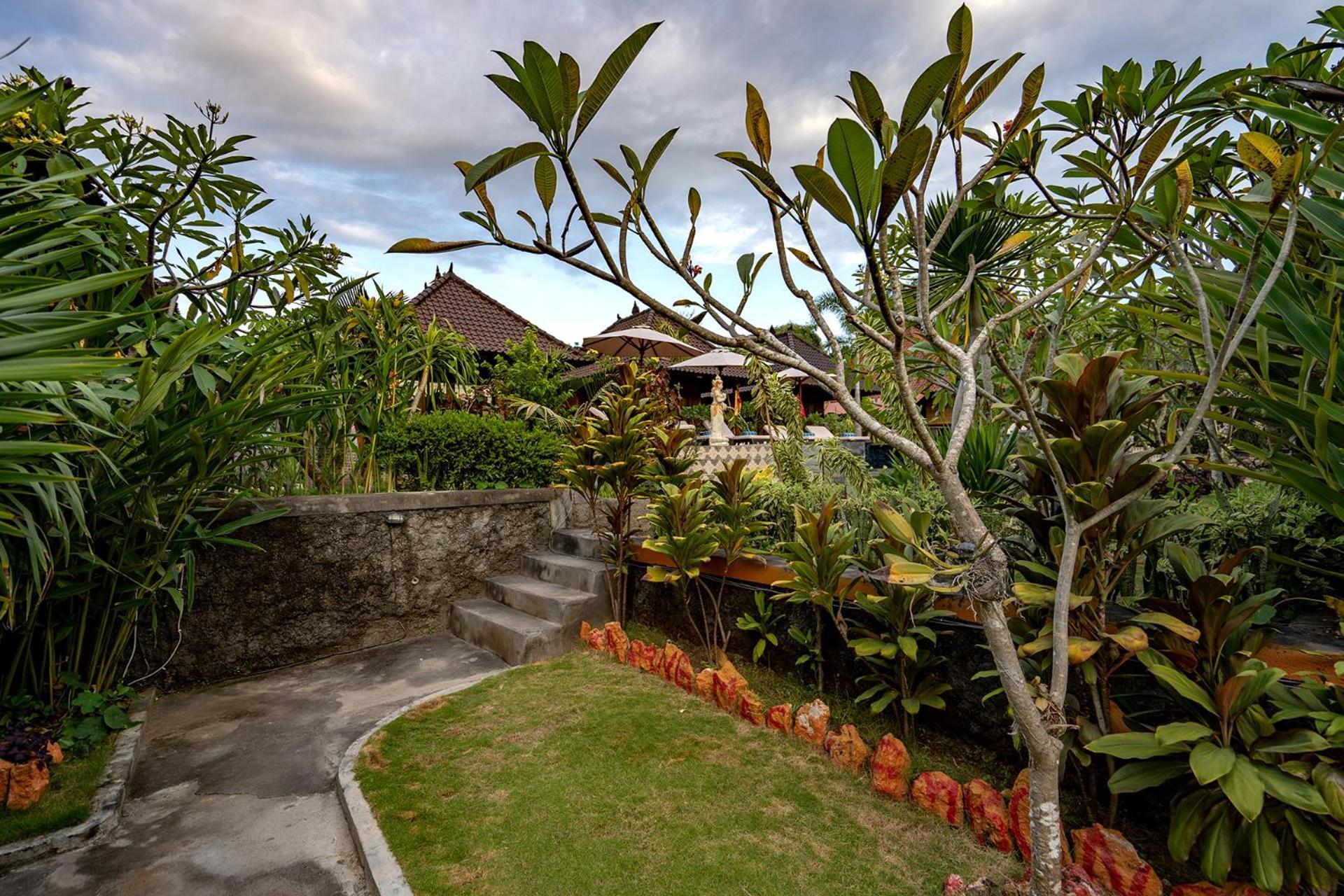 Karang Mas Lembongan Hotel Exterior photo