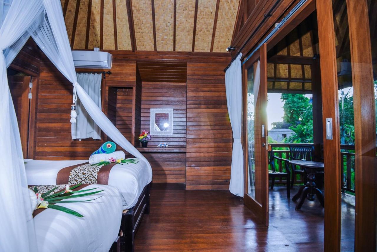 Karang Mas Lembongan Hotel Exterior photo
