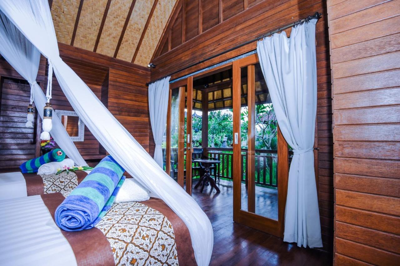 Karang Mas Lembongan Hotel Exterior photo
