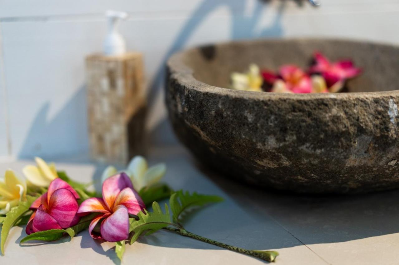Karang Mas Lembongan Hotel Exterior photo